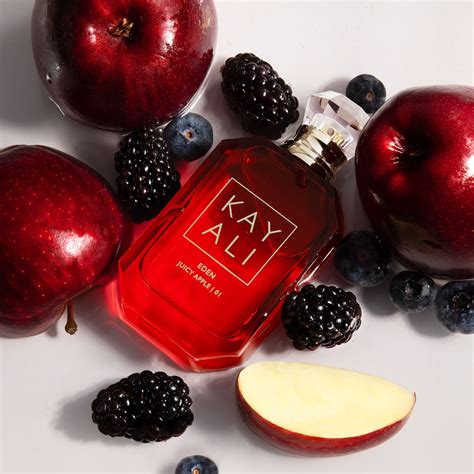 kayali juicy apple scent